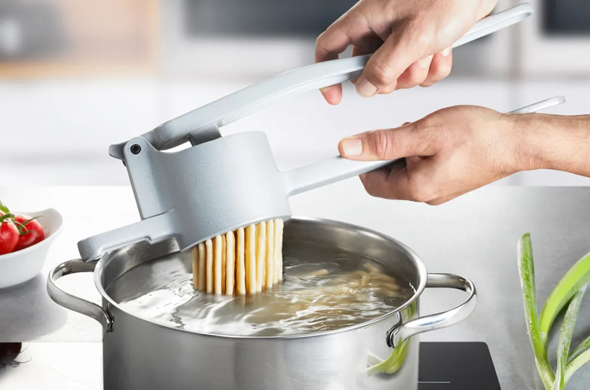 Kartoffel-/Spätzlepresse SPÄTZLEBOUB, rund