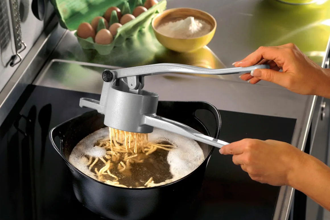 Kartoffel-/Spätzlepresse SPÄTZLEBOUB