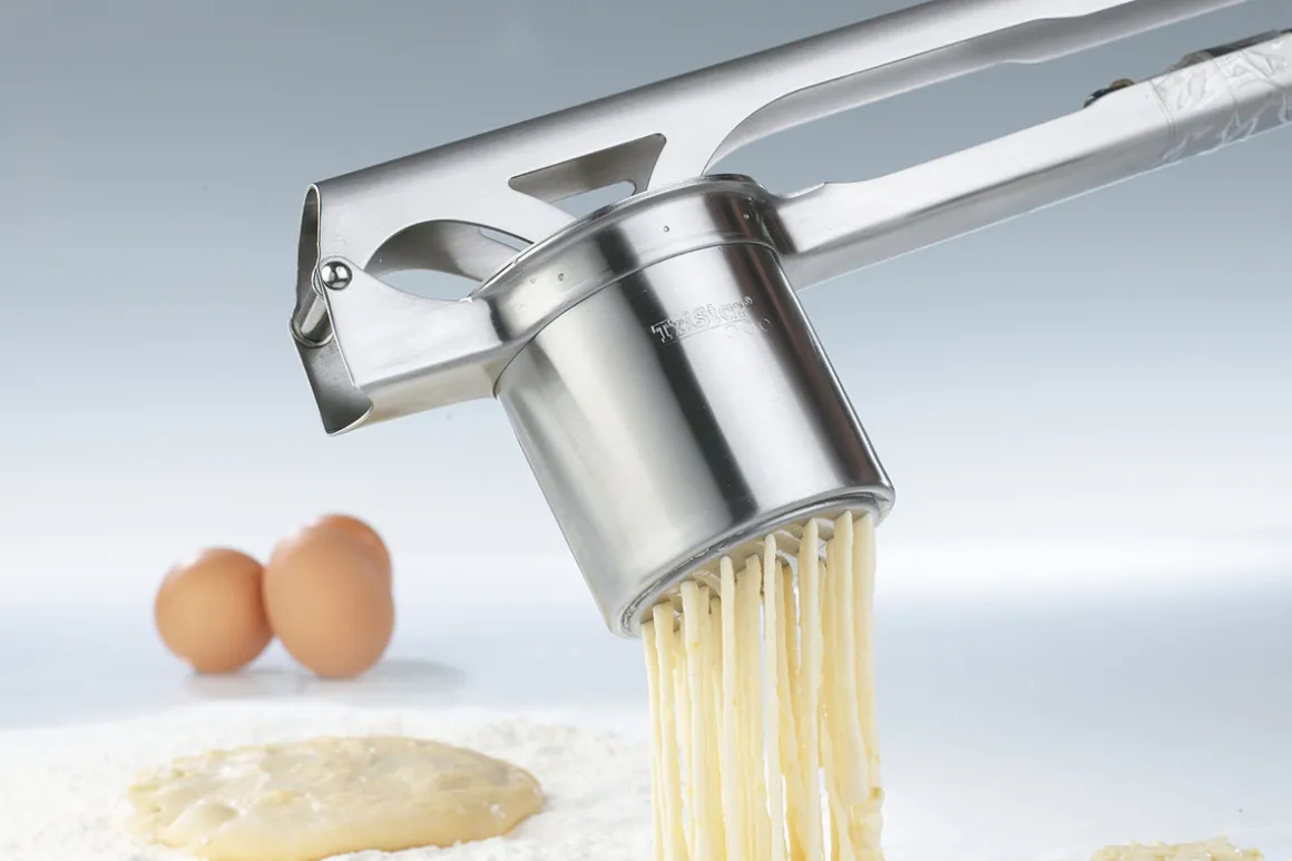 Kartoffel- und Spätzlepresse TRI STAR® mit 3 Lochscheiben