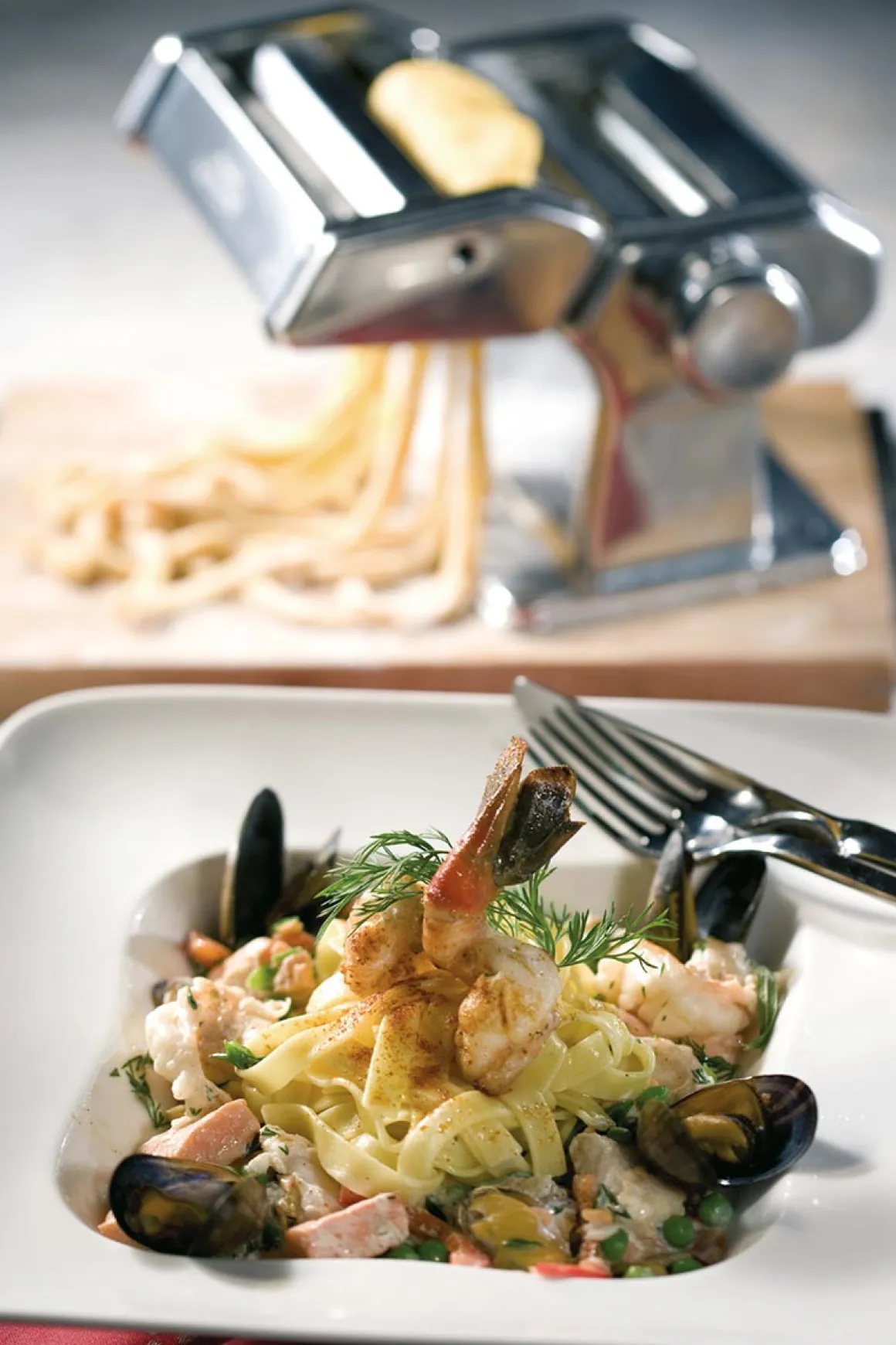 Pastamaschine PASTA PERFETTA DE LUXE Set mit Vorsätzen für 6 verschiedene Nudelsorten